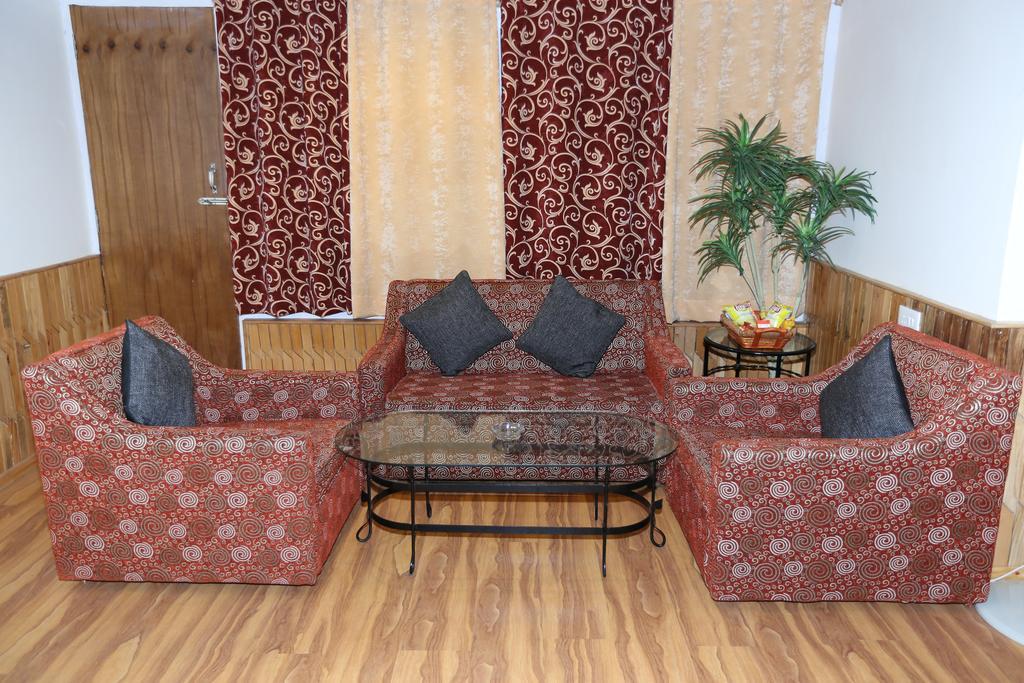 Hotel Natraj Manali Dharamshala Kamer foto