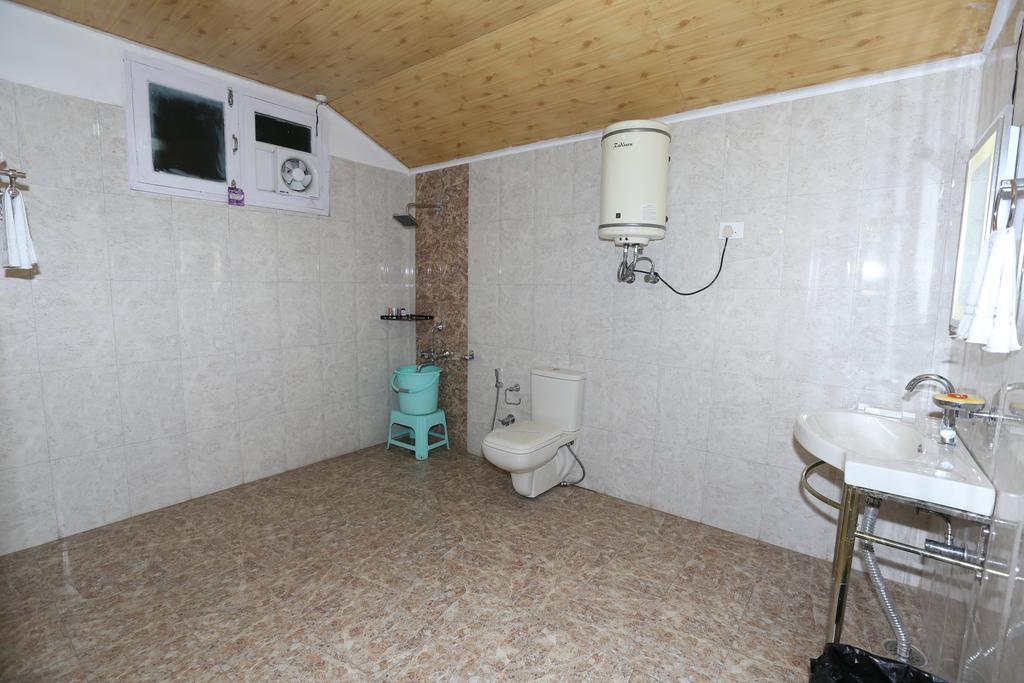 Hotel Natraj Manali Dharamshala Kamer foto