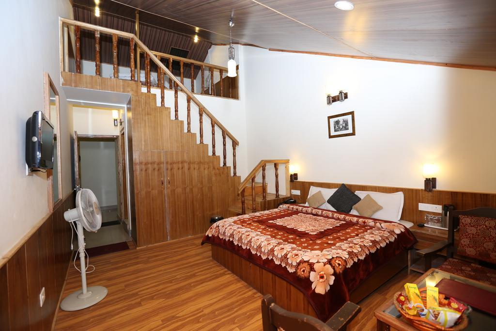 Hotel Natraj Manali Dharamshala Kamer foto