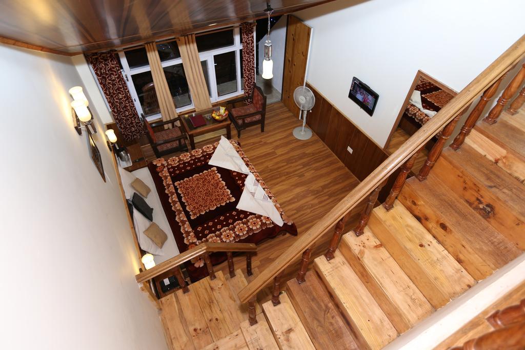 Hotel Natraj Manali Dharamshala Kamer foto