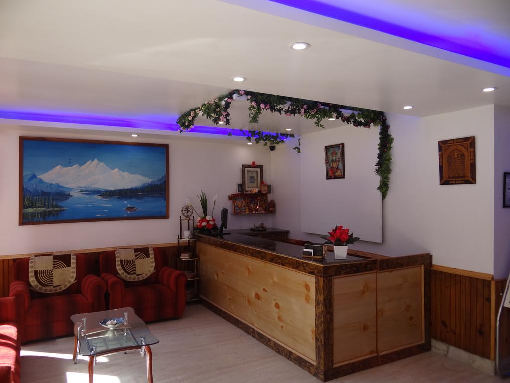 Hotel Natraj Manali Dharamshala Buitenkant foto