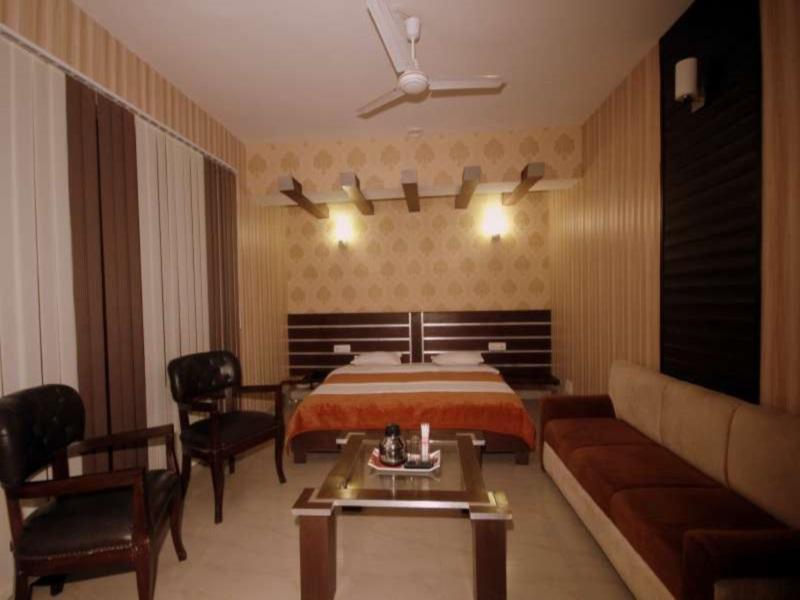 Hotel Natraj Manali Dharamshala Buitenkant foto