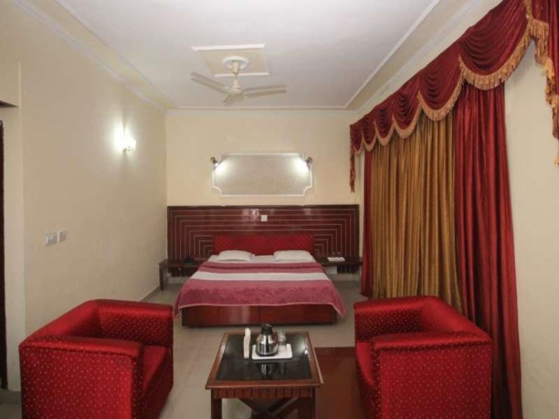 Hotel Natraj Manali Dharamshala Buitenkant foto